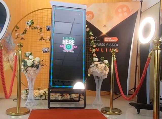 perth mirror photo booth